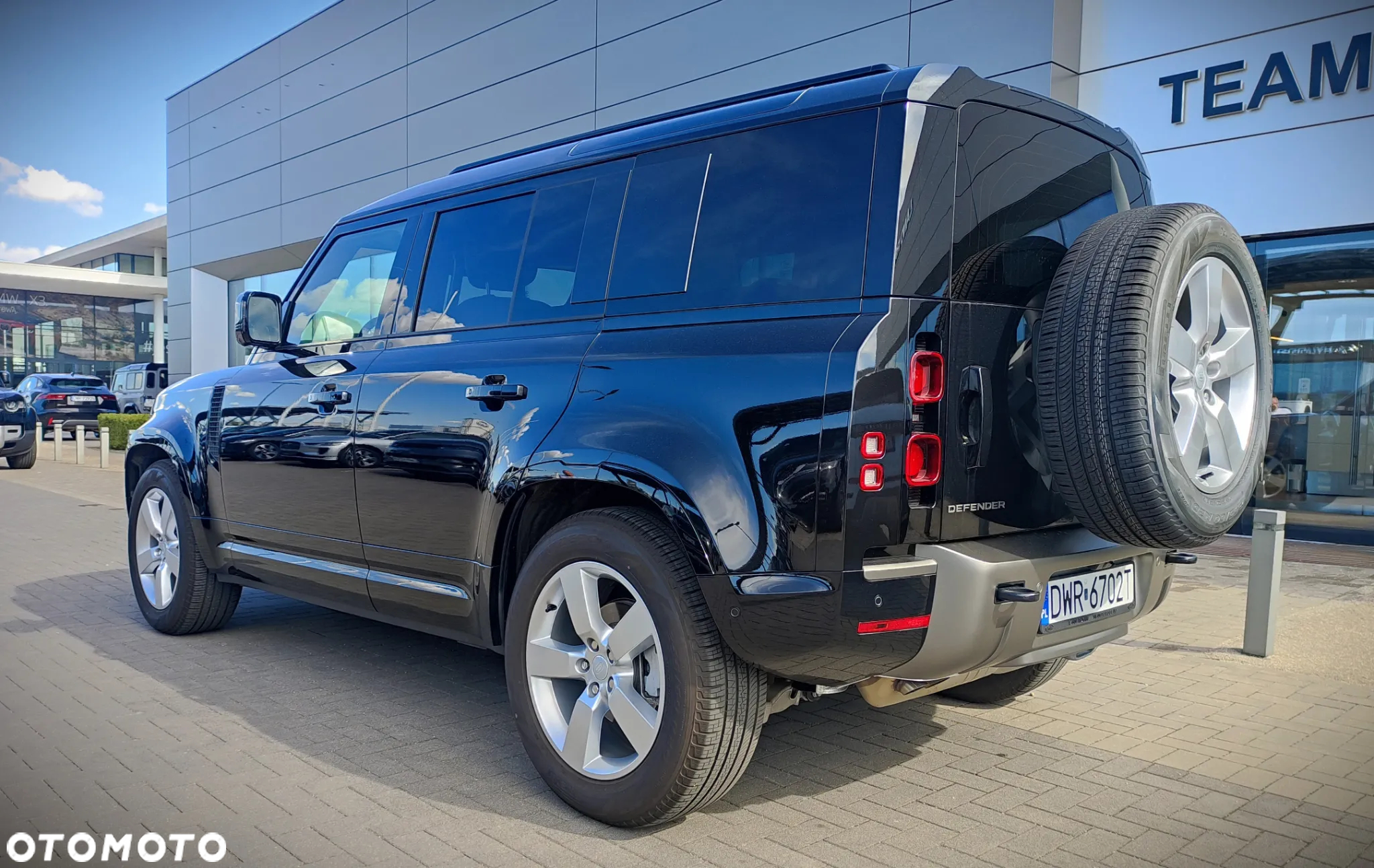 Land Rover Defender - 8