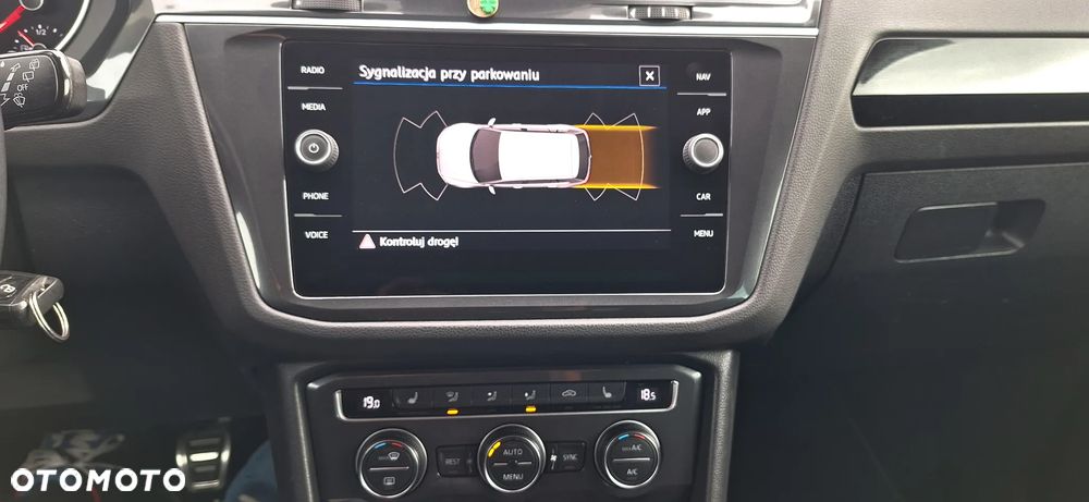 Volkswagen Tiguan - 23