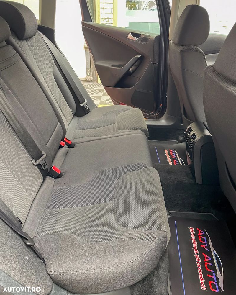 Volkswagen Passat Variant 2.0 Blue TDI DSG SCR Comfortline - 11