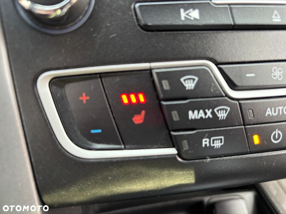 Ford Mondeo 2.0 TDCi ST-Line PowerShift - 33