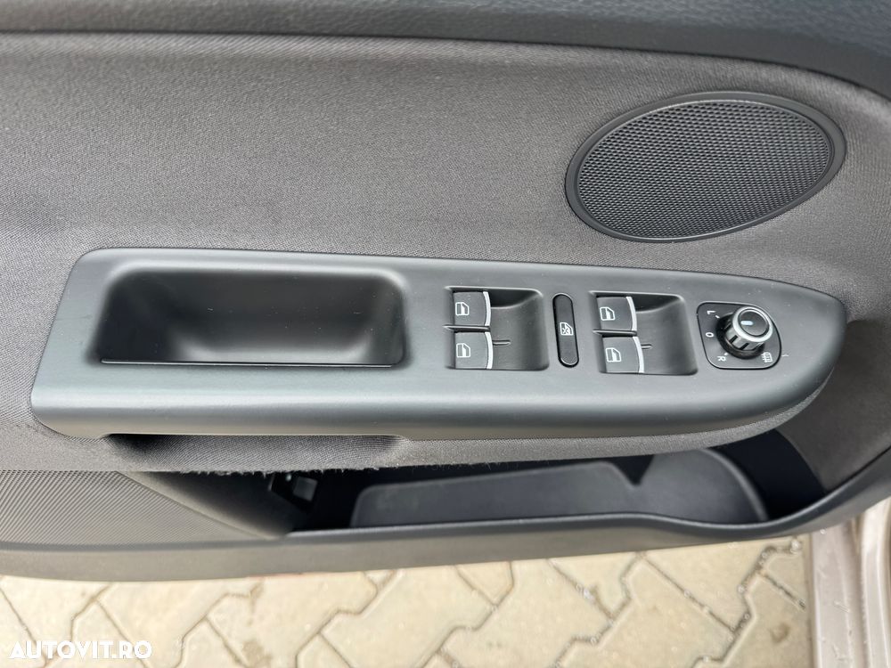 Volkswagen Golf Plus - 25
