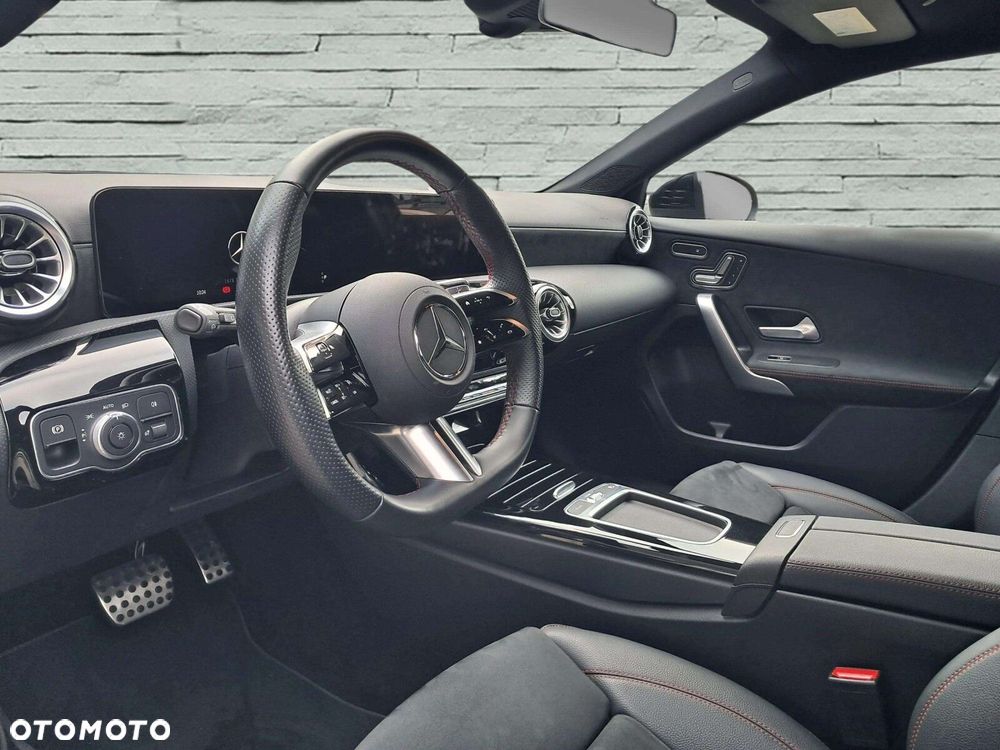 Mercedes-Benz Klasa A 200 d AMG Line 8G-DCT - 9