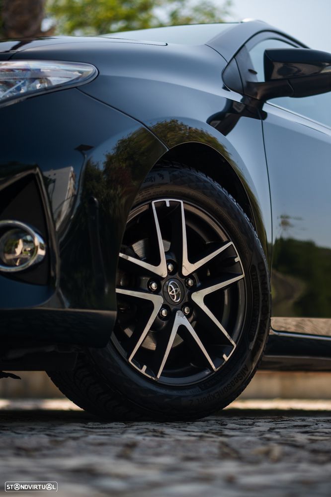 Toyota Auris 2015 photo 3