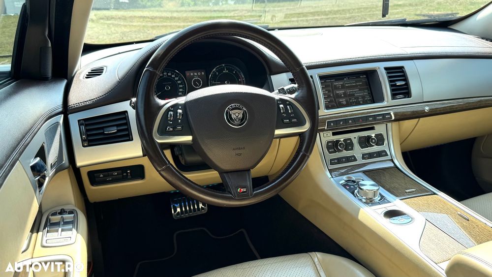 Jaguar XF 3.0D S Premium Luxury - 7