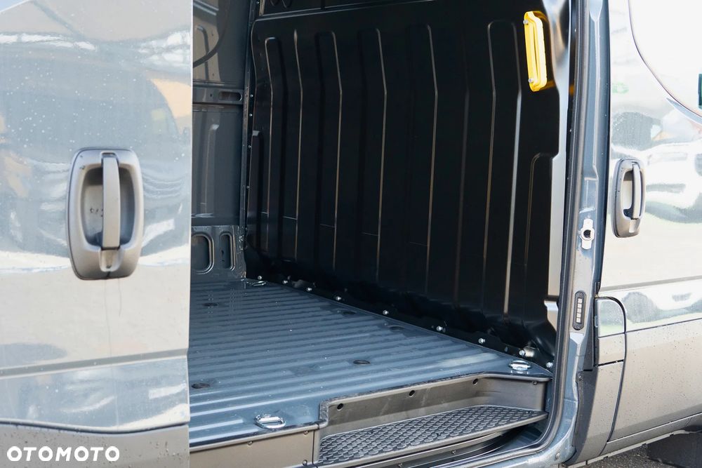 Iveco Daily 35S18H V - 18