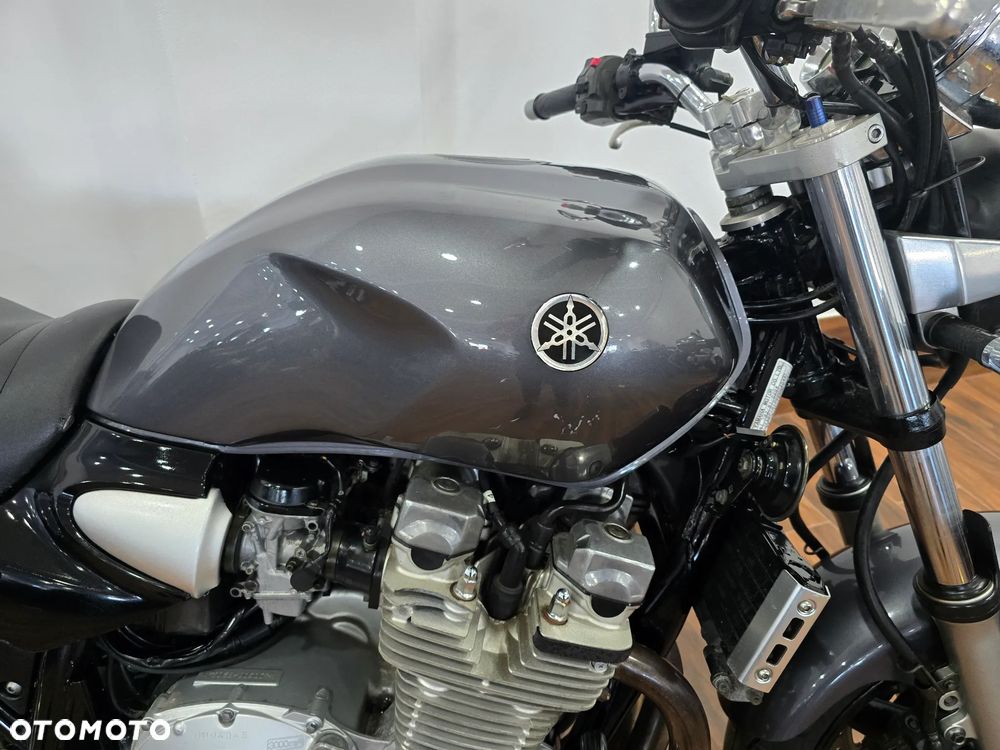 Yamaha XJR - 23