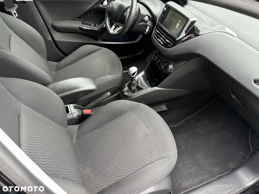 Peugeot 208 BlueHDi 100 Active - 11