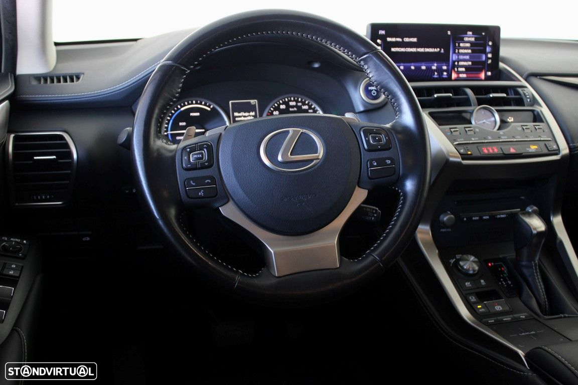 Lexus NX 300h Executive - 21