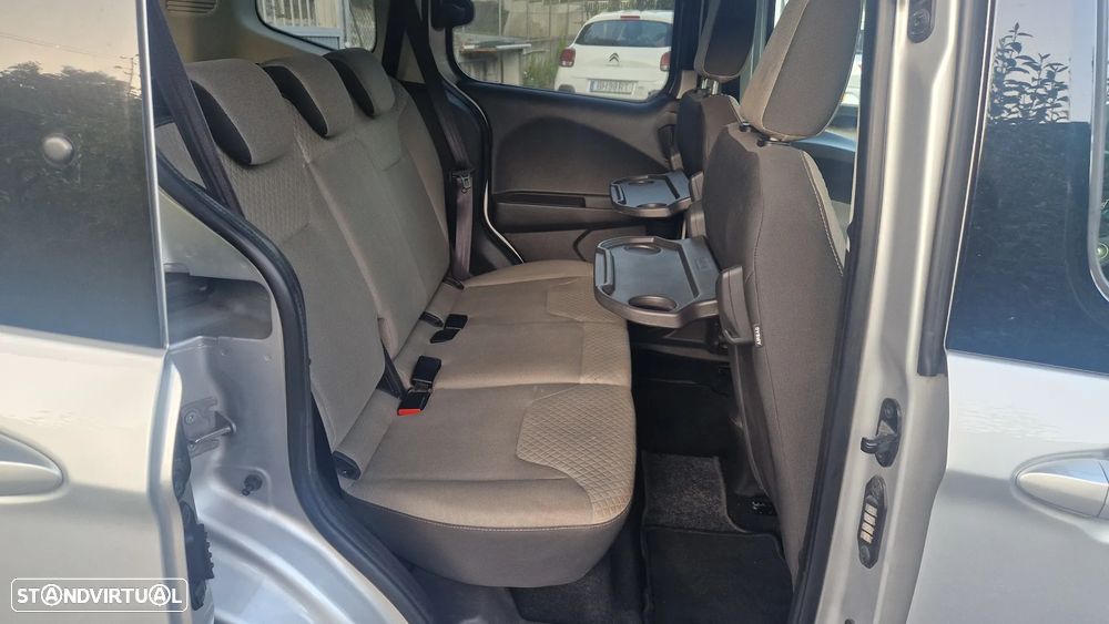 Ford Tourneo Courier 1.0 EcoBoost Titanium - 14