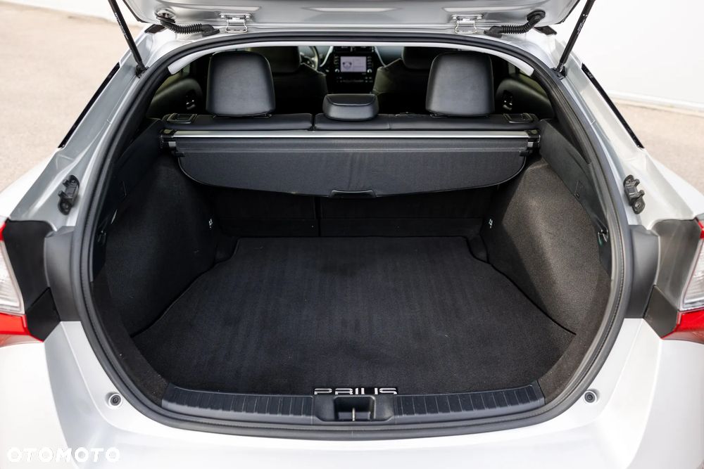 Toyota Prius (Hybrid) Executive - 35