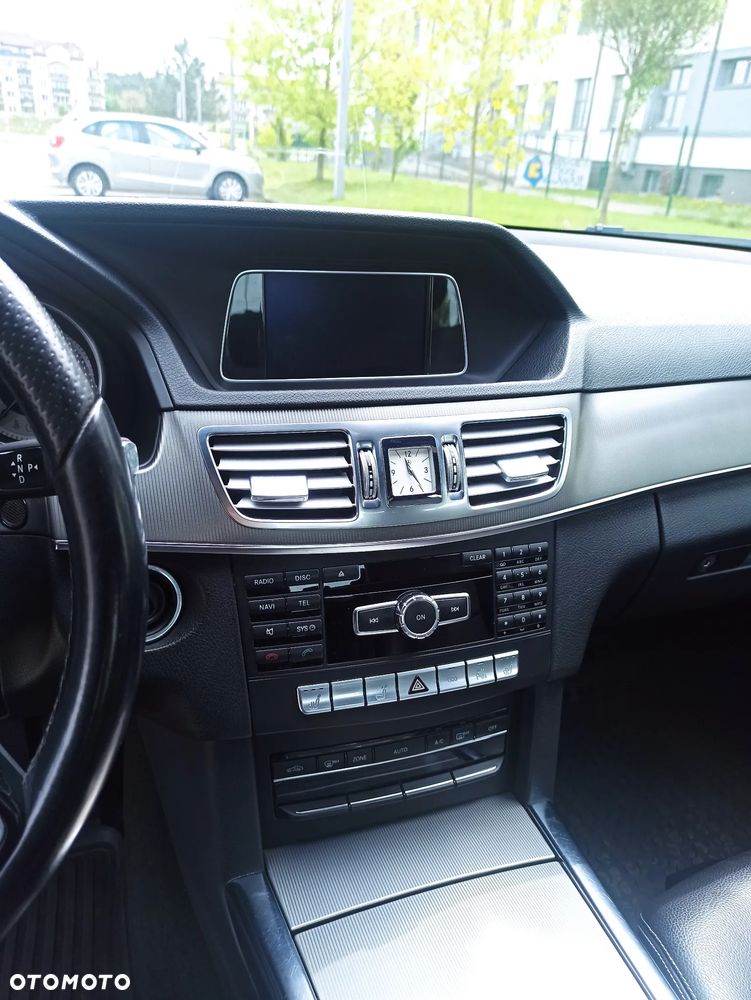 Mercedes-Benz Klasa E 250 CDI 7G-TRONIC Elegance - 19