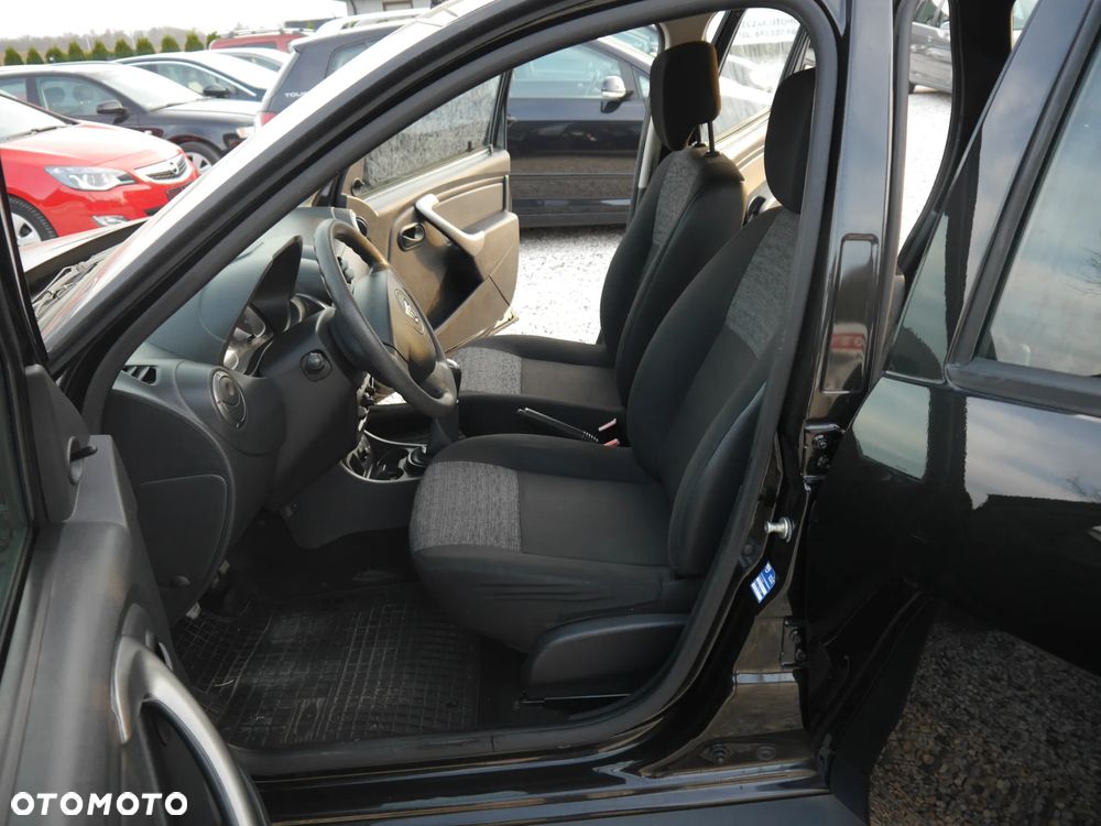 Dacia Duster 1.6 - 6