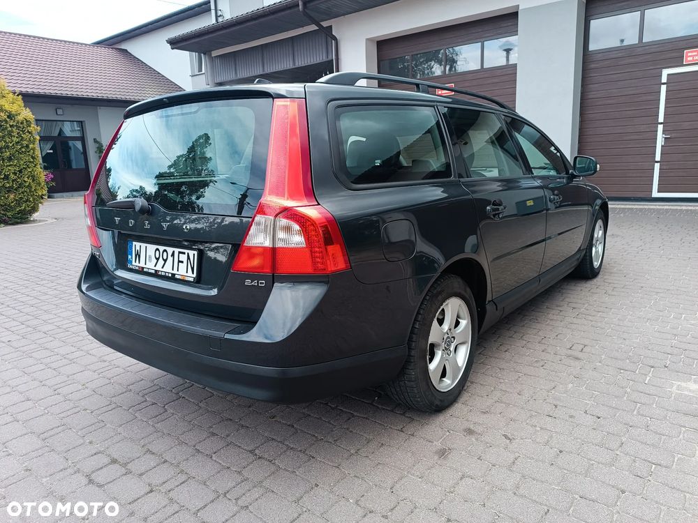 Volvo V70 2.4D Momentum - 5