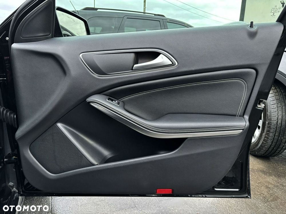 Mercedes-Benz Klasa A 180 Urban - 26