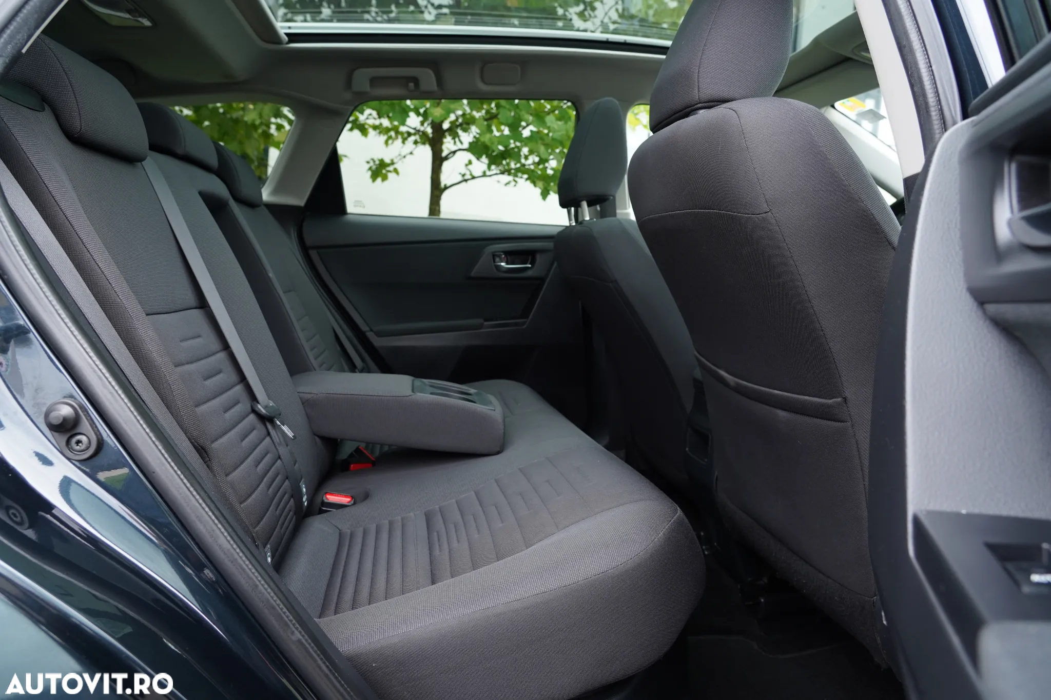Toyota Auris 1.8 L VVT-i Hybrid Sol + - 18