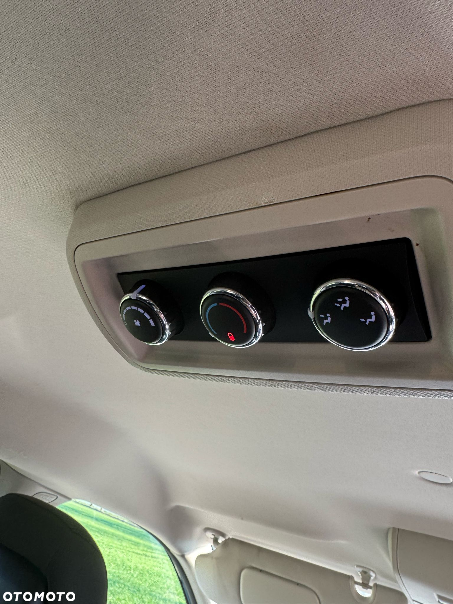 Dodge Grand Caravan - 9