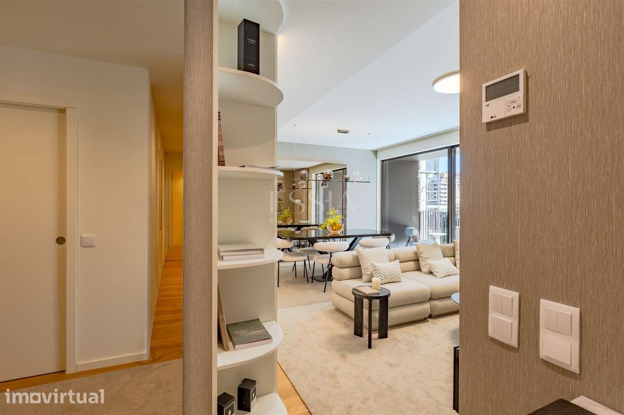 Apartamento T3 nos D`Arrábida em Vila Nova de Gaia I Varanda e Garagem - Grande imagem: 2/31