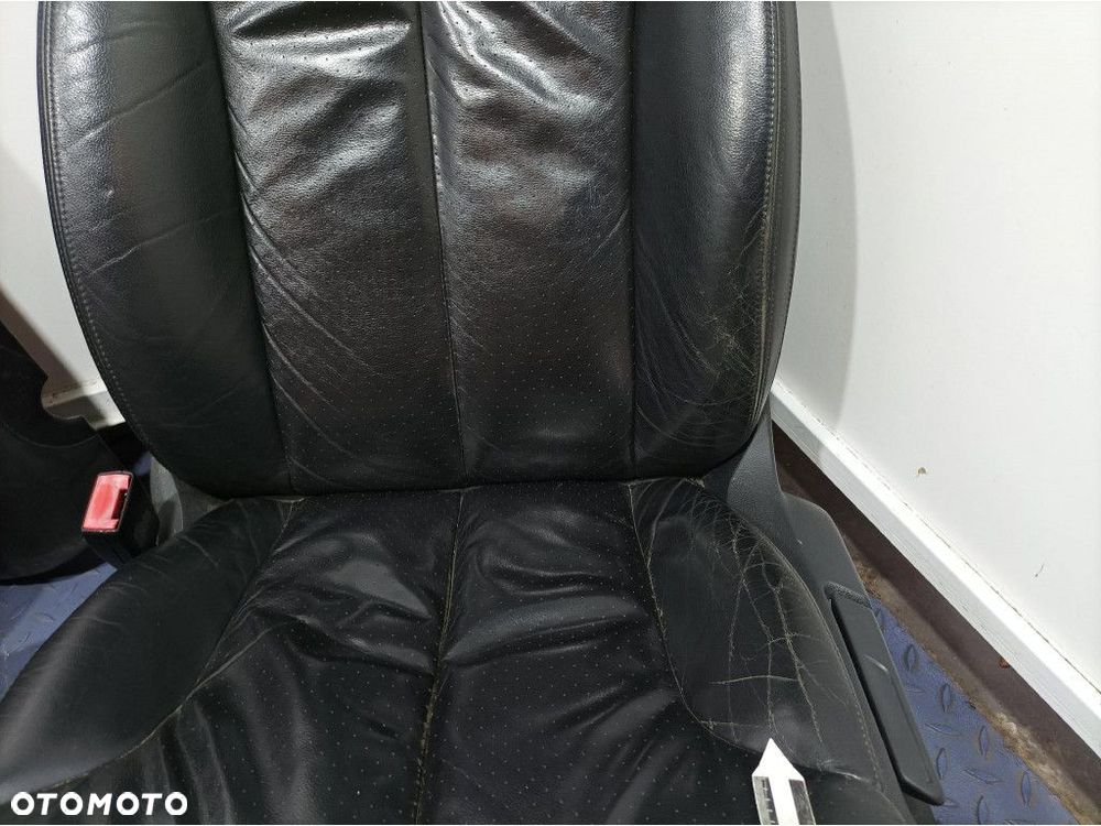 VW PASSAT B6 FOTELE SIEDZISKO OPARCIE KANAPA TYŁ SKÓRA KOMPLET EU - 3