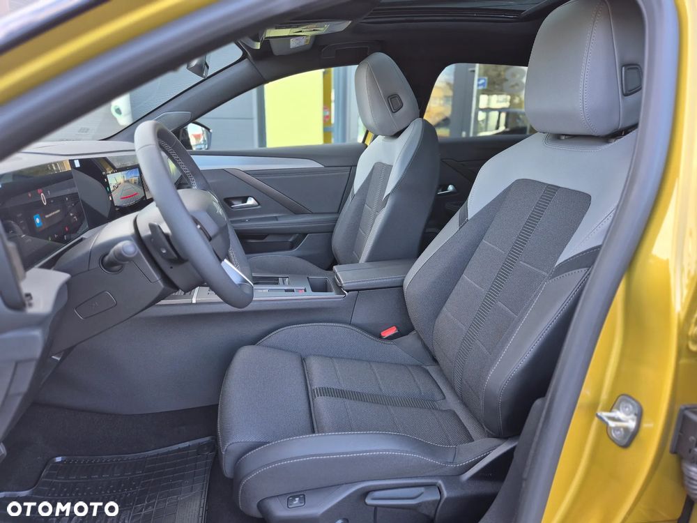Opel Astra 1.2 T mHEV Ultimate S&S eDTC - 17