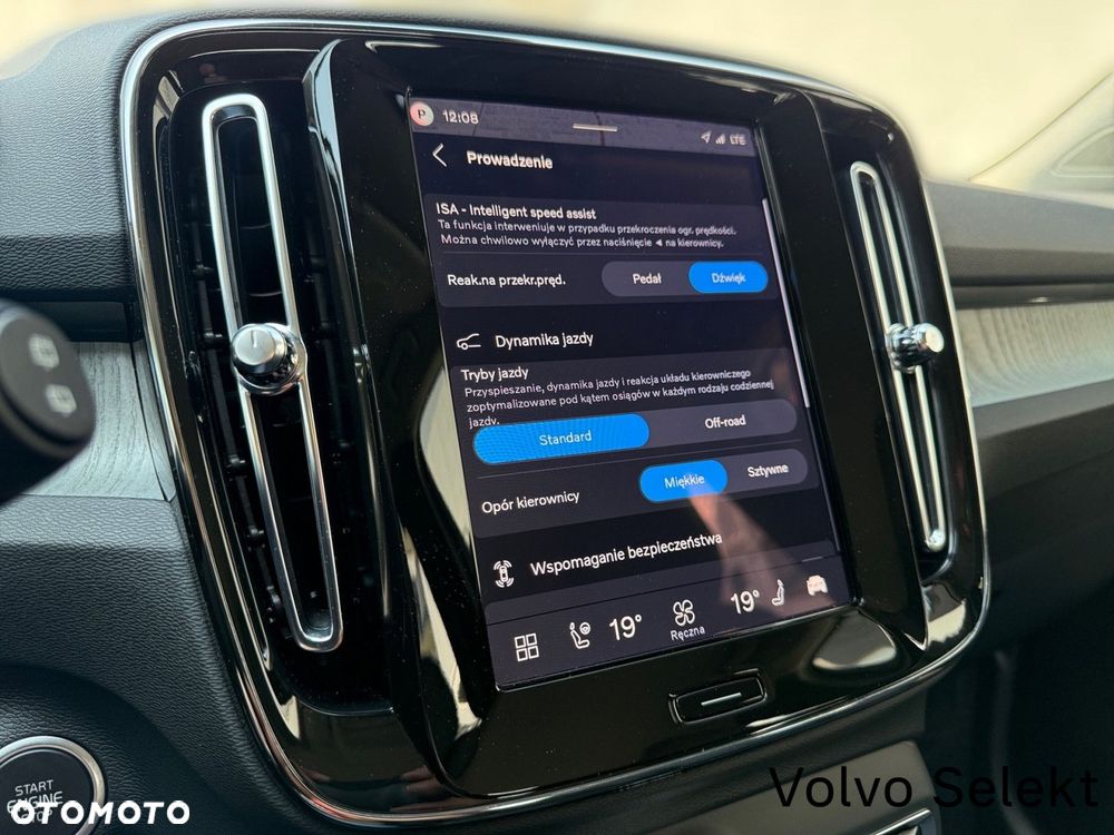 Volvo XC 40 - 24