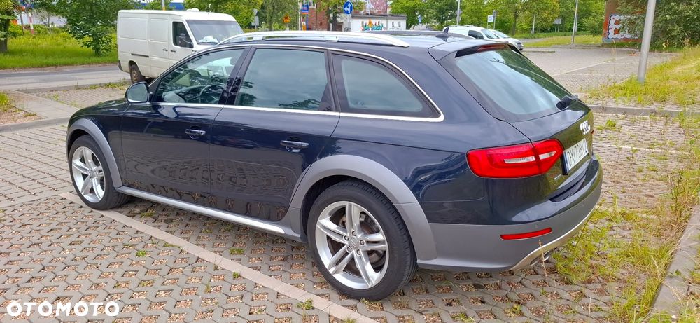 Audi A4 Allroad - 10
