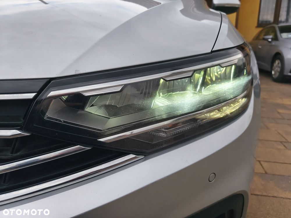 Volkswagen Passat - 22