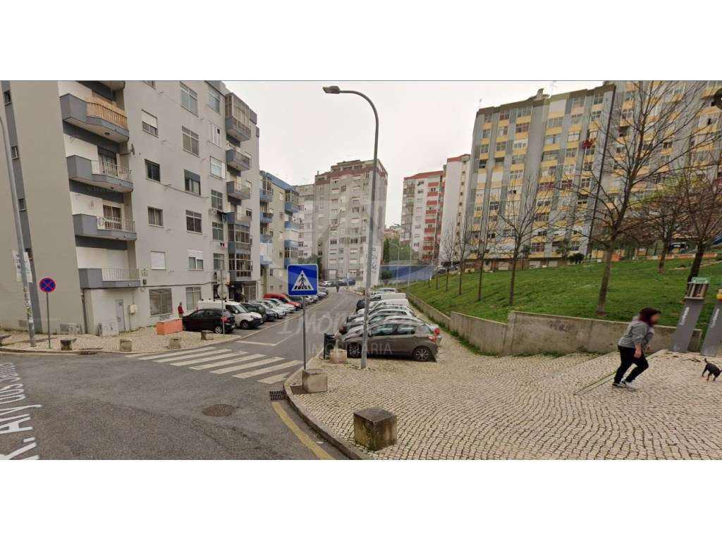 Oportunidade de Investimento | Apartamento T1 na Reboleira - Grande imagem: 3/3