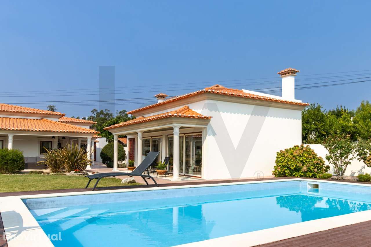 Moradia de Luxo T4+2  com Espaços de Lazer e Apoio | Remodelada e Mobi - Grande imagem: 5/58