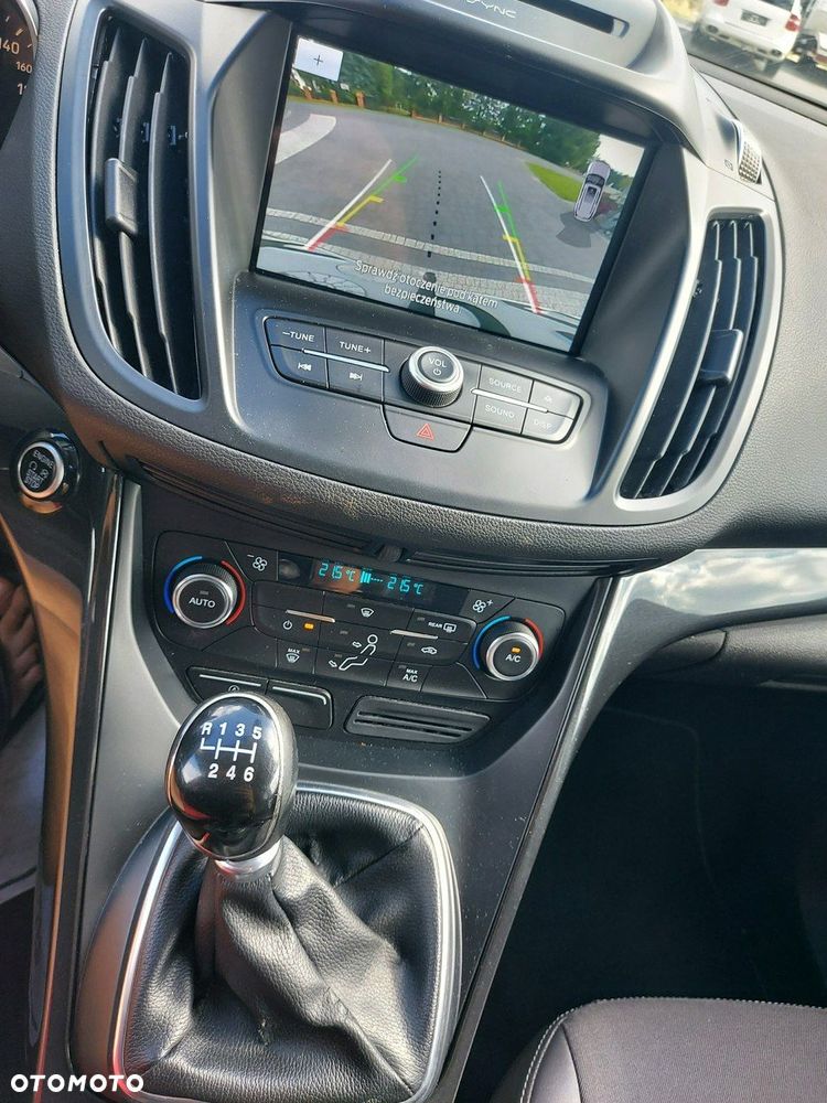 Ford Kuga - 10
