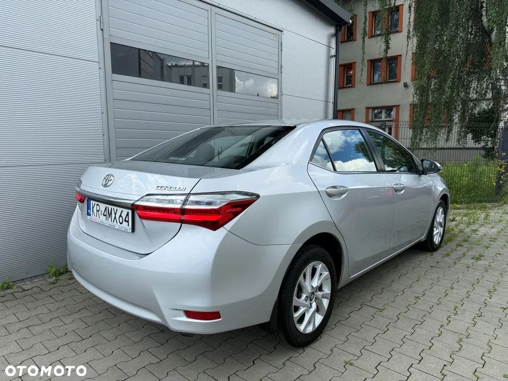 Toyota Corolla 1.6 Classic Plus - 5