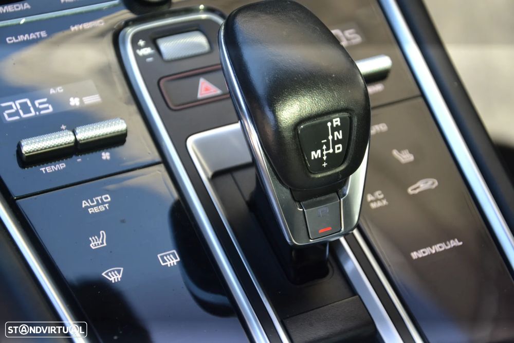 Porsche Panamera 4 E-Hybrid Platinum Edition com PDLS - 33