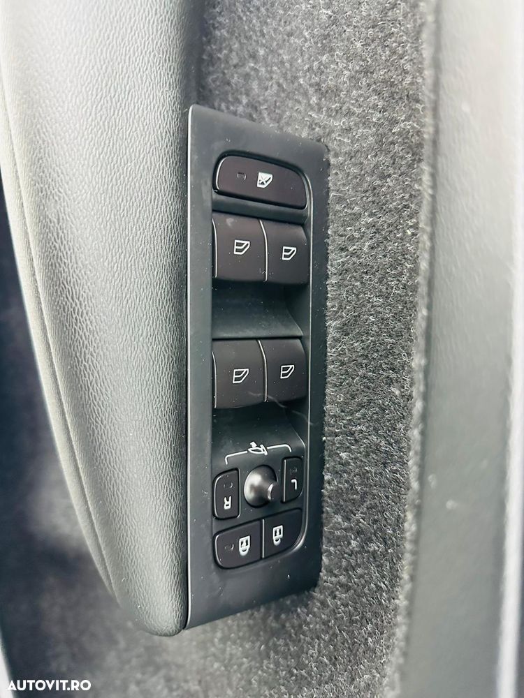 Volvo XC 40 T3 Momentum - 12