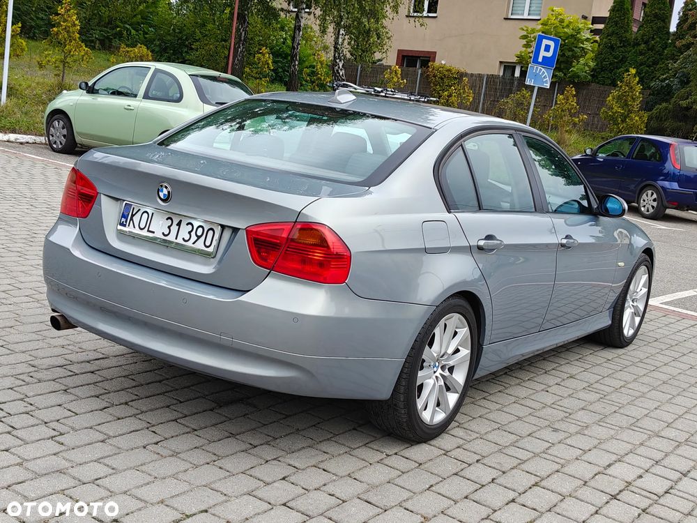 BMW Seria 5 520i - 22