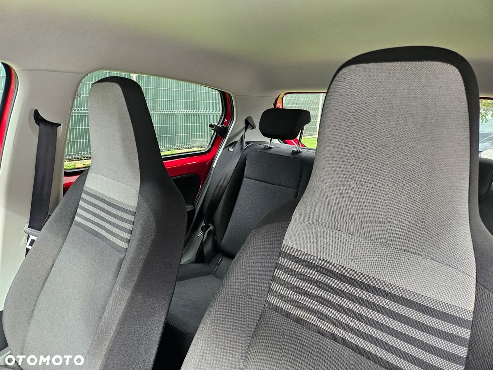 Volkswagen up! - 34