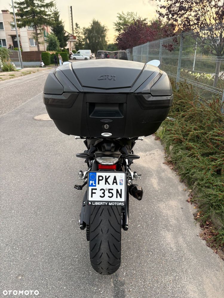 BMW F - 32