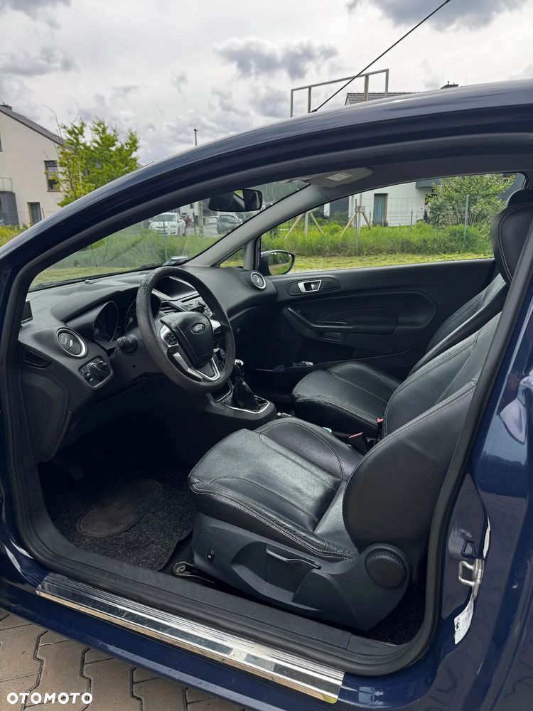 Ford Fiesta 1.5 TDCi Ambiente - 11