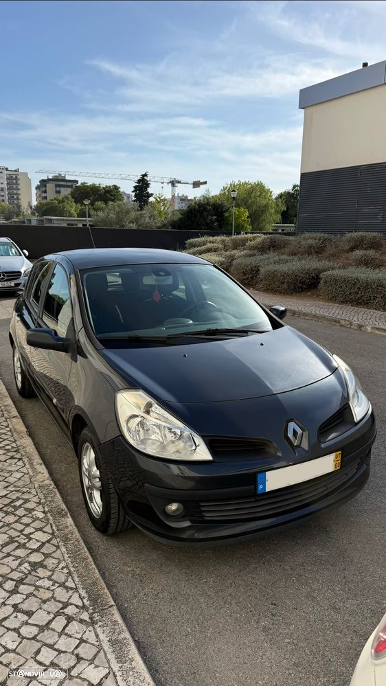 Renault Clio 1.2 16V 75 Expression - 2