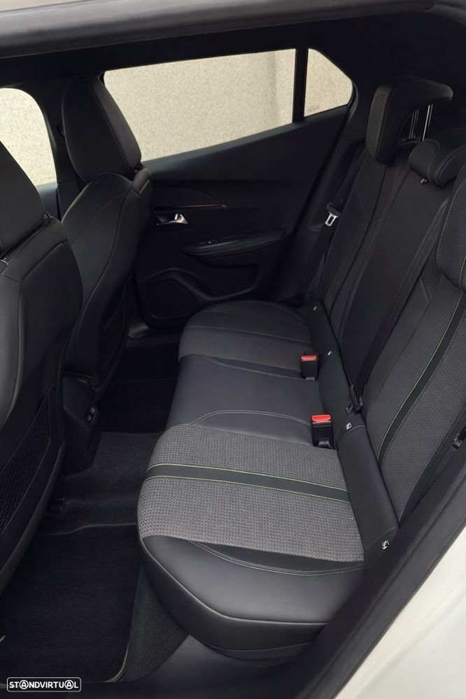 Peugeot 2008 PureTech 130 GT - 14