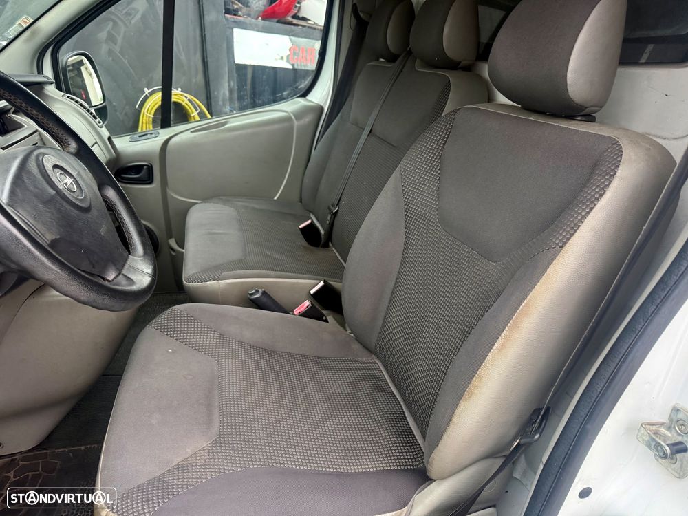 Opel Vivaro longa - 20