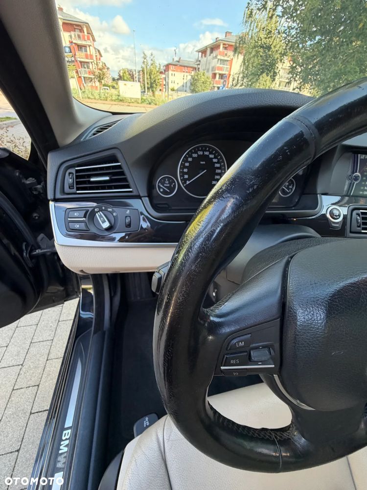 BMW Seria 5 520d - 28