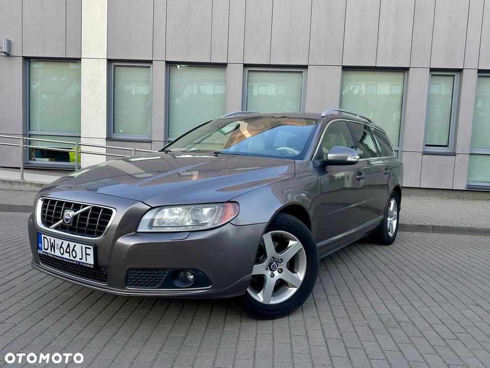 Volvo V70 2.0D Summum - 1