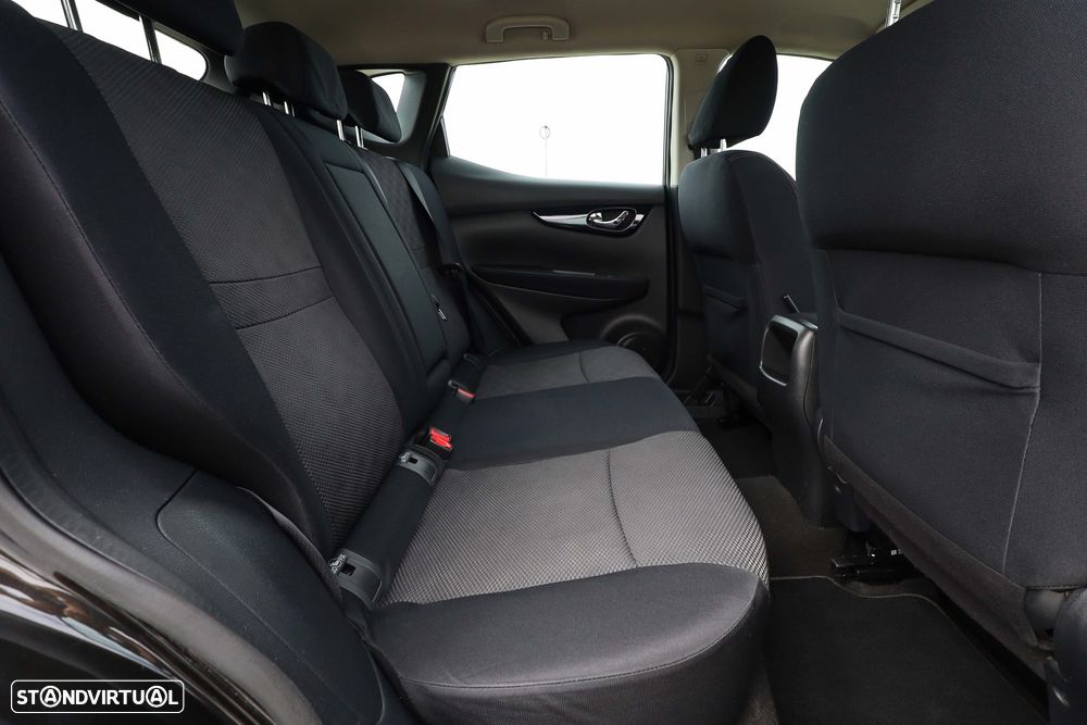 Nissan Qashqai 1.5 dCi N-Connecta RS - 24