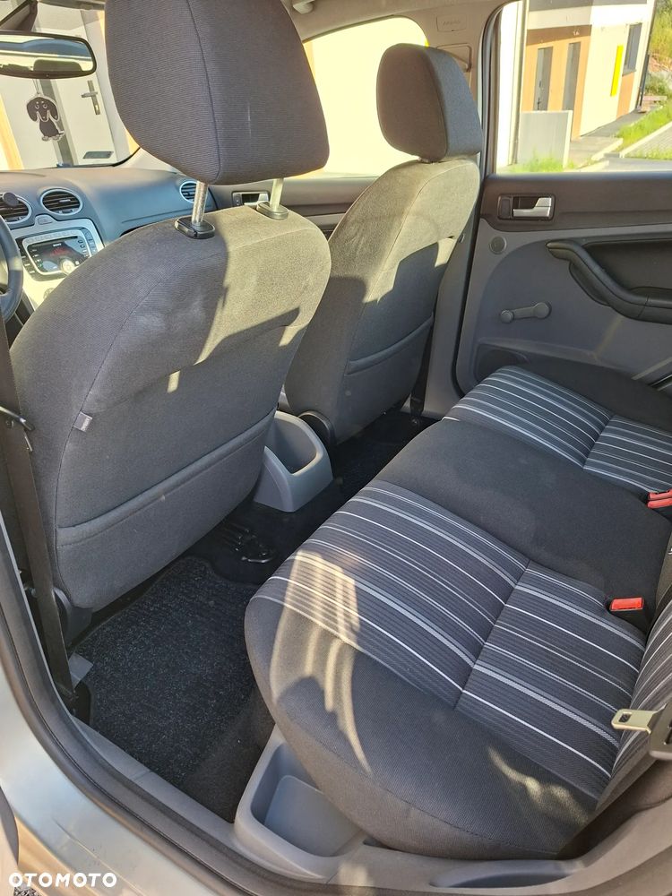 Ford Focus 1.6 Ambiente - 17