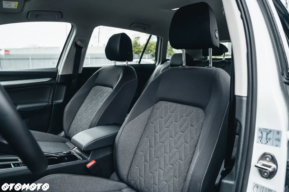 Volkswagen Golf - 21