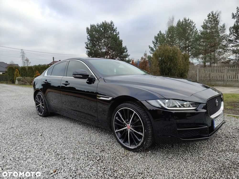 Jaguar XE 2.0 D AWD Portfolio - 1