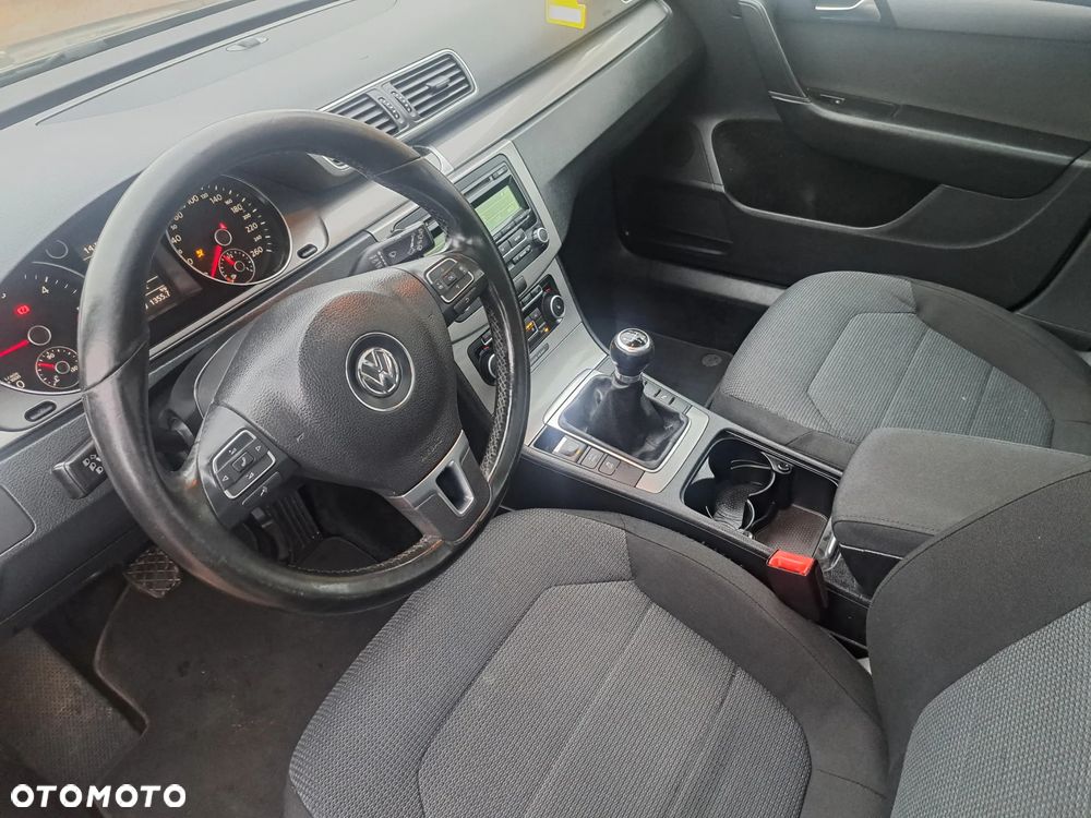 Volkswagen Passat 2.0 TDI BlueMotion Technology DPF Trendline - 5