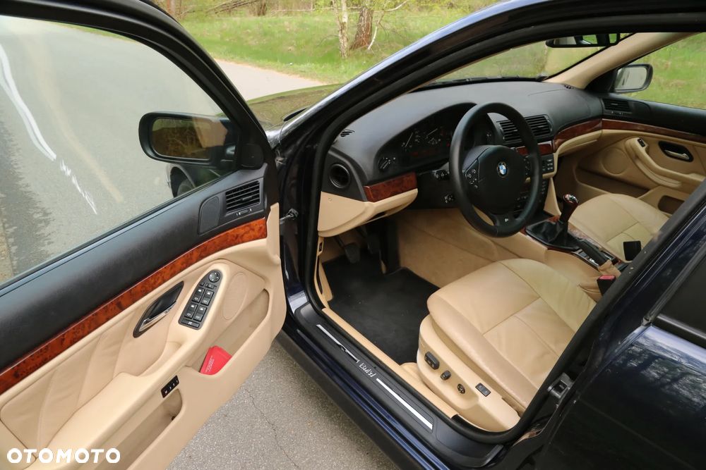 BMW Seria 5 530i Touring Edition Sport - 14