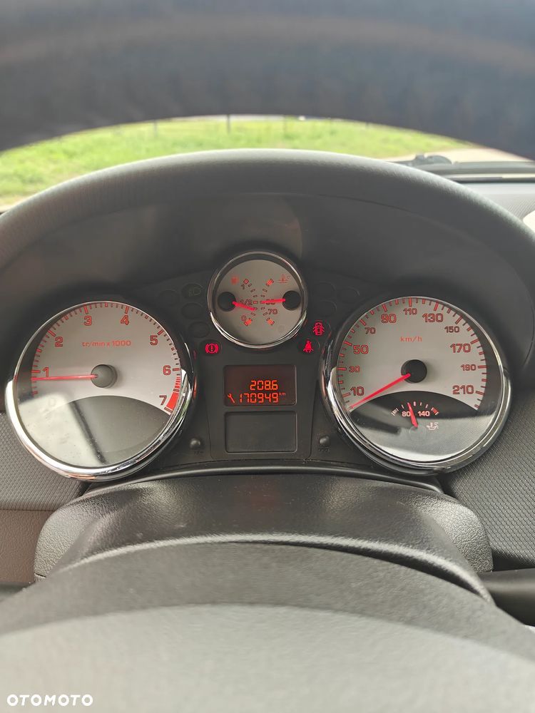 Peugeot 207 1.4 16V Trendy - 12