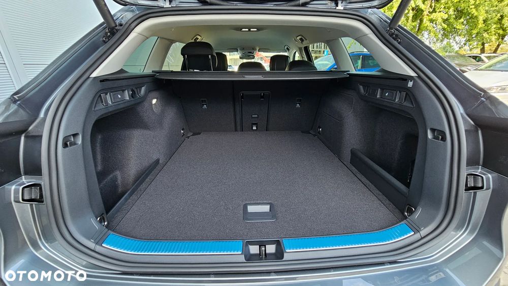 Volkswagen Passat - 12