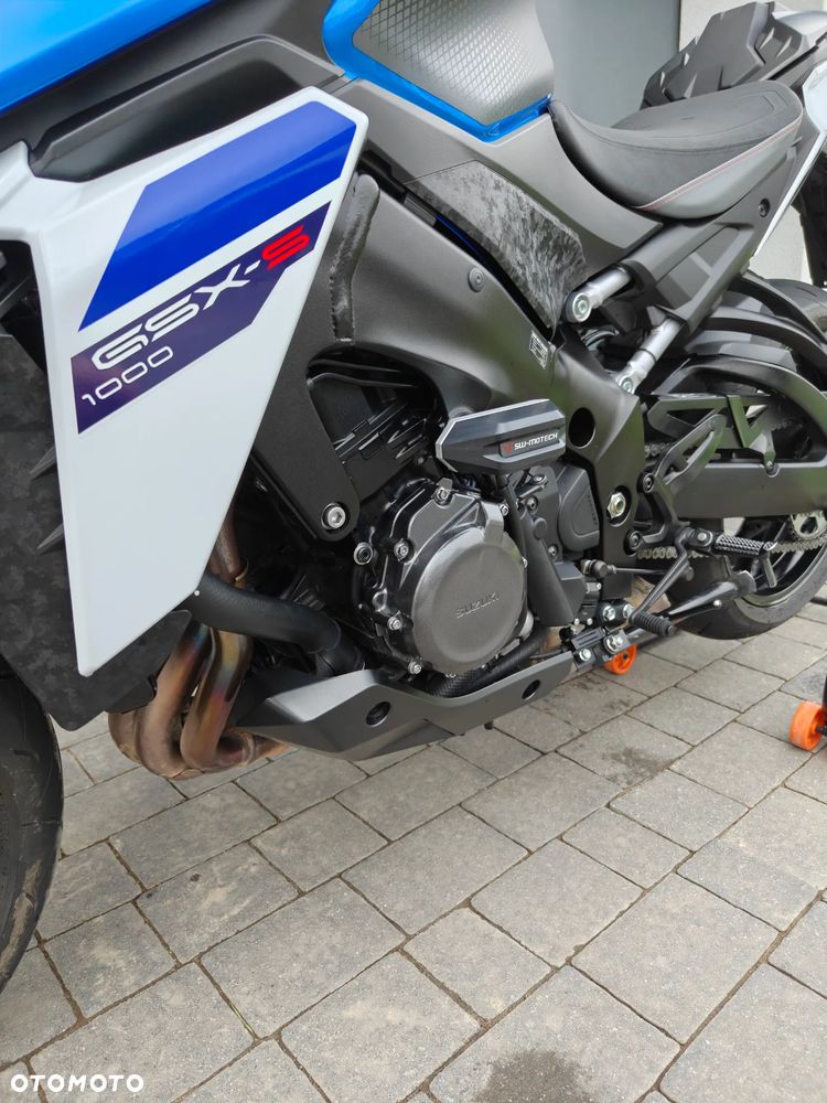 Suzuki GSX 1000 - 19